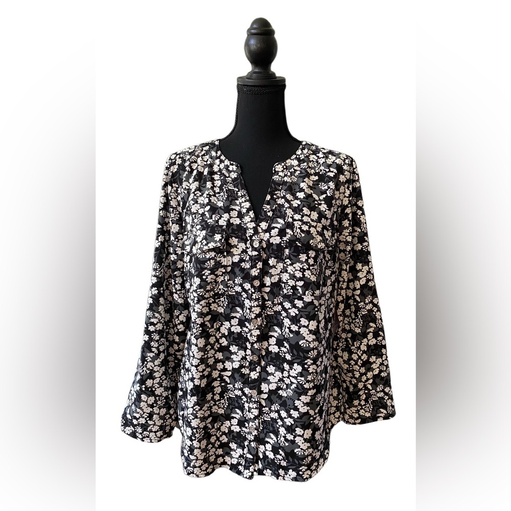 Notations: Black, Gray and White V Neck Button Up  Blouse with Mandarin Collar